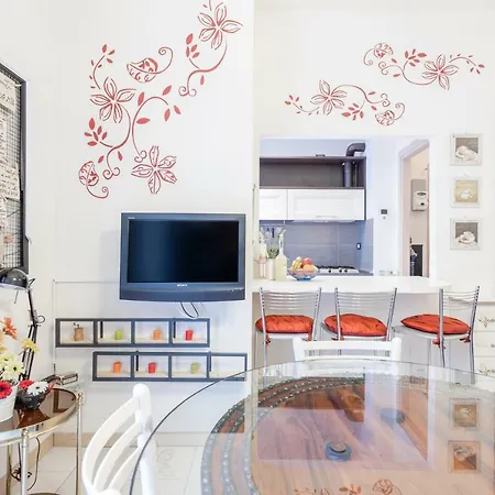 Apartamento Colorful Como